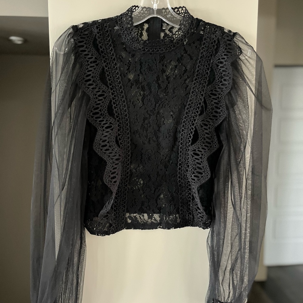 Guipure Lace Crop Blouse - Picture 2 of 4